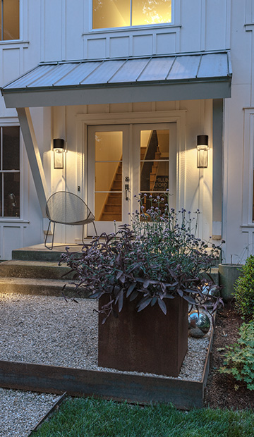 Exterior entrance lighting